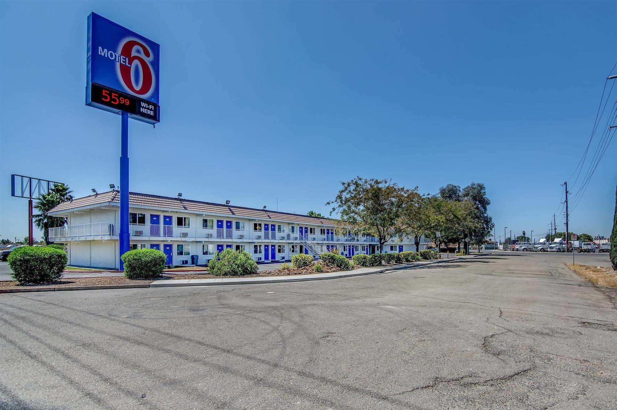 Motel 6-Stockton, Ca - Charter Way West Bagian luar foto